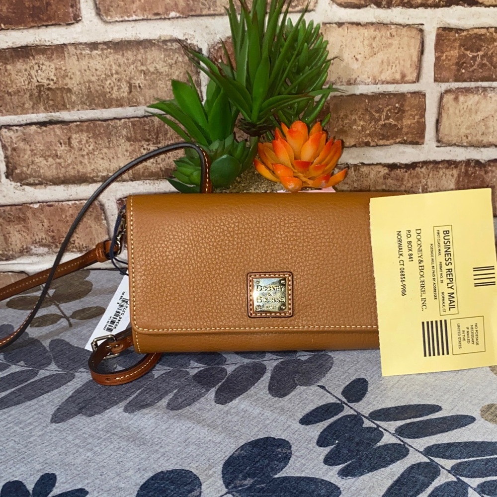 Dooney & Bourke Carmel Clutch Crossbody
